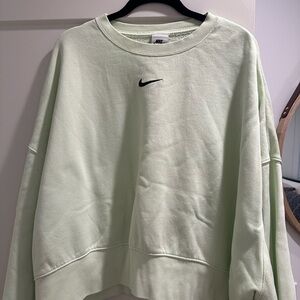 Nike Green Crew Neck Sweater Minimalist Design